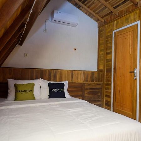 Urbanview Villa Lukulo Kebumen By Reddoorz Extérieur photo