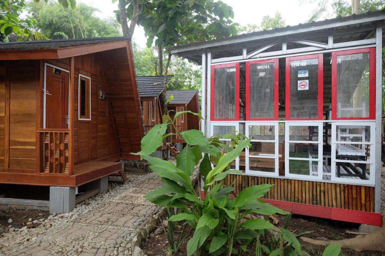 Urbanview Villa Lukulo Kebumen By Reddoorz Extérieur photo